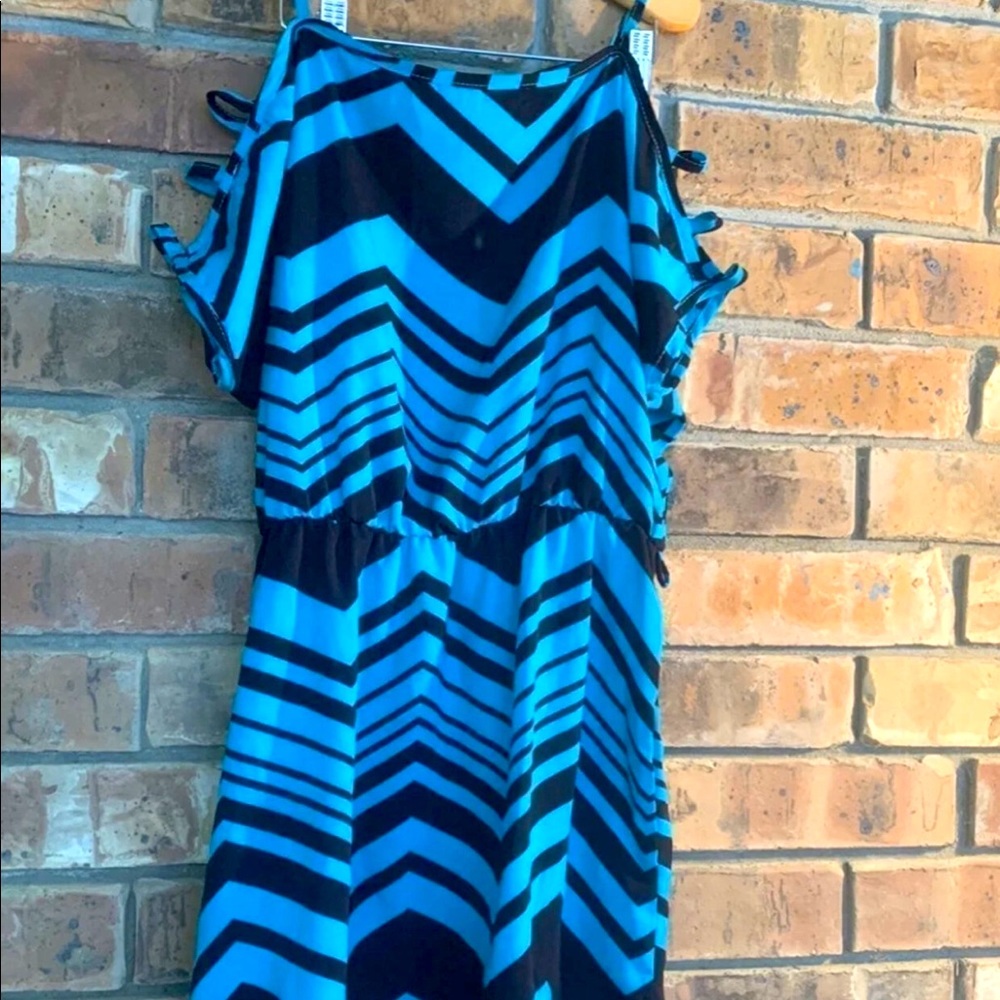 Dress cold shoulder teal SMALL chevron